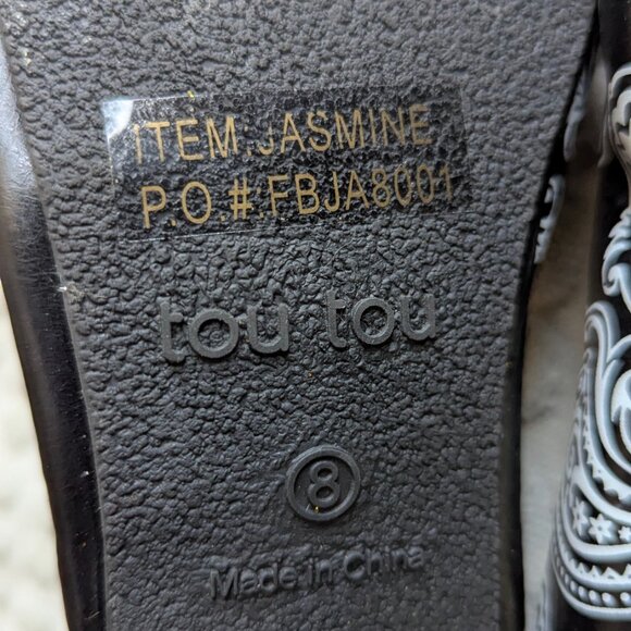 Black Flats w/ White Paisleys by TouTou Size 8 - Picture 4 of 4